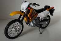 Macheta motocicleta Suzuki DR-Z400S - Welly 1/18