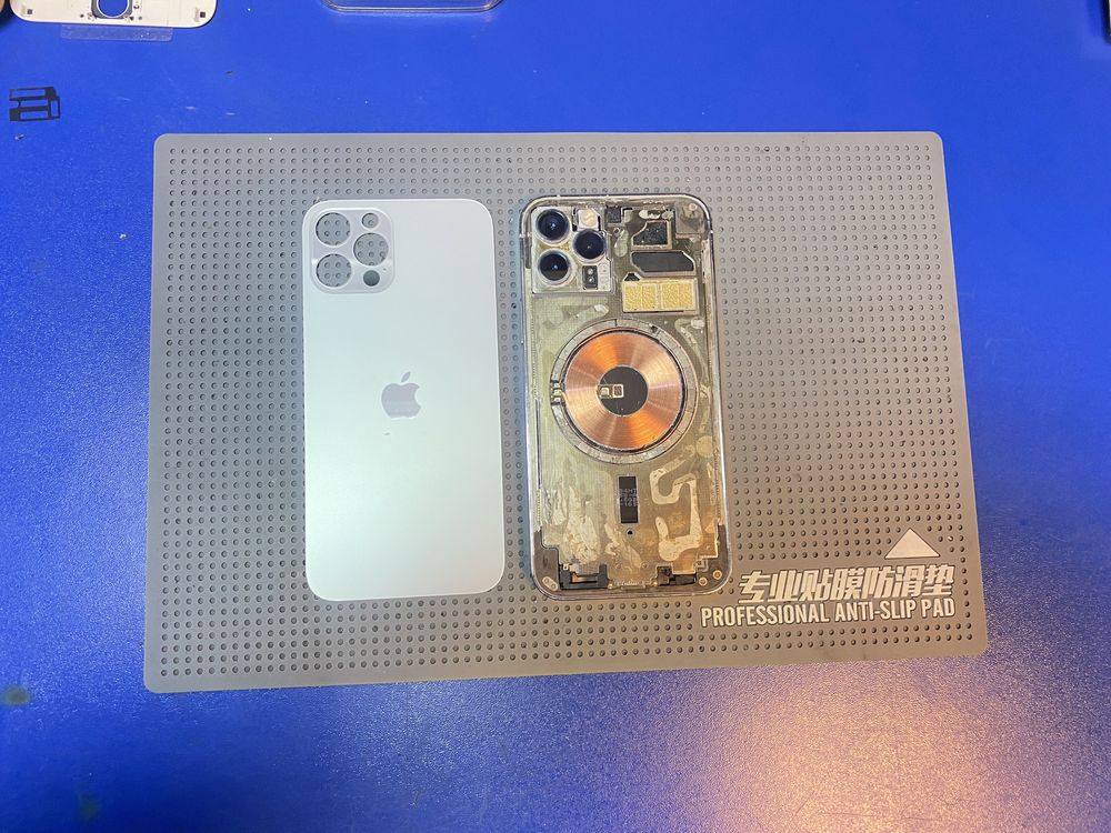Geam Spate iPhone 12 Pro pret 280 lei