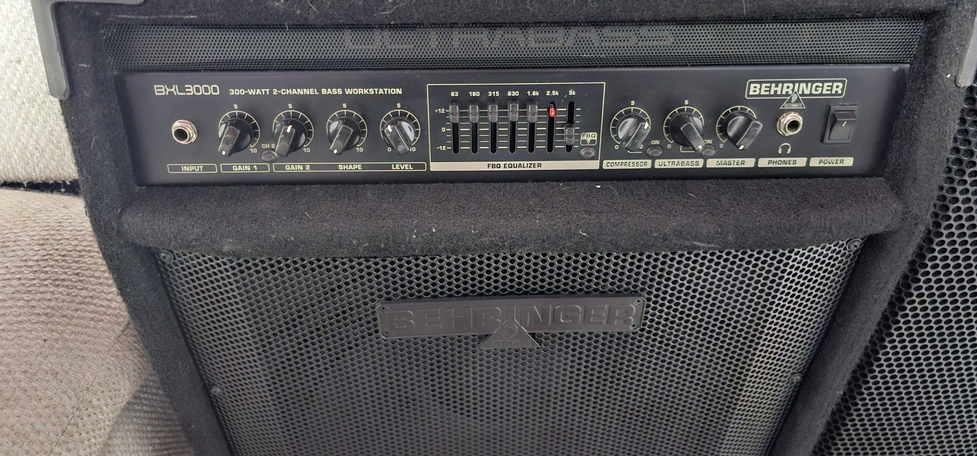 Boxa activa bass de 15 inchi  behringer bhl 3000a in stare f buna de f