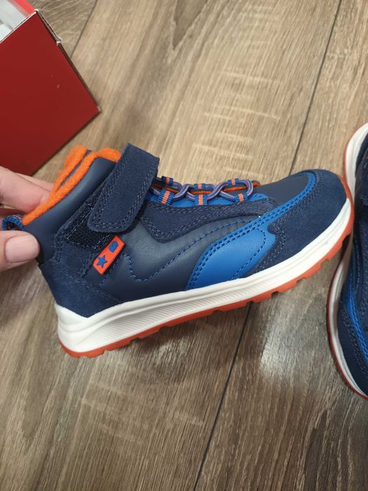 Затворени обувки Elefanten