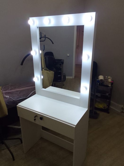 Визажный столик 50000 тг