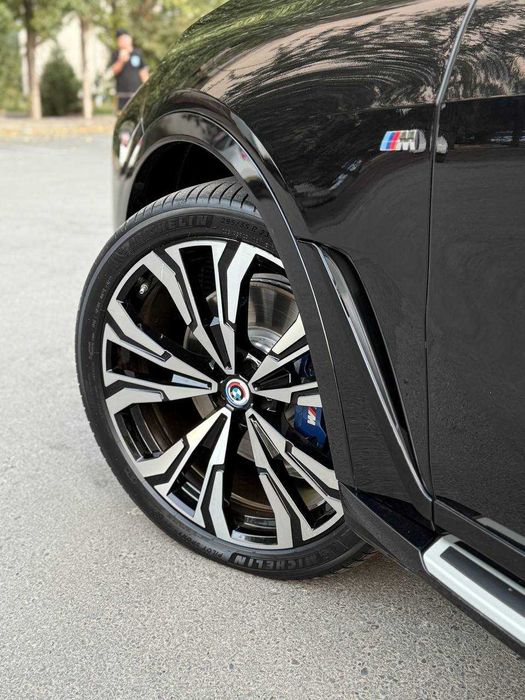 Продается BMW X7 xDrive 40i