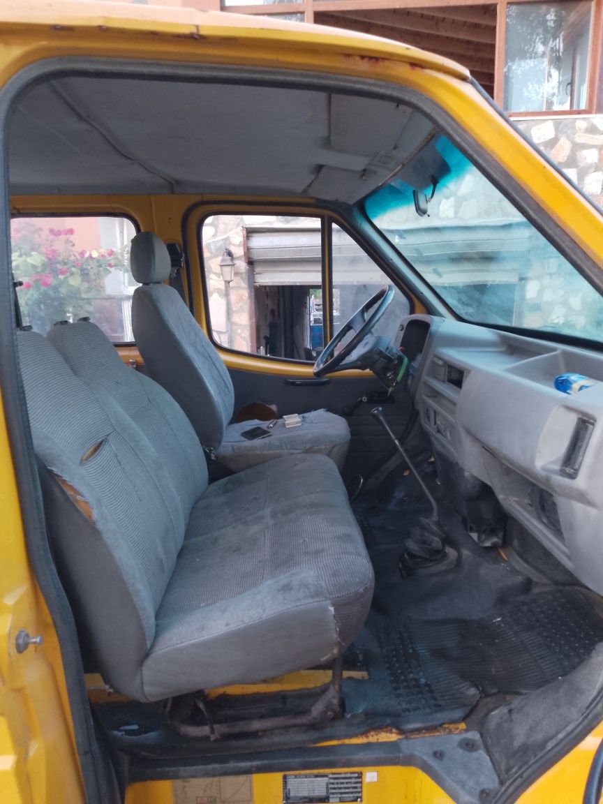 Продавам ford transit
