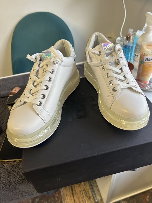 Adidasi Karl Lagerfeld