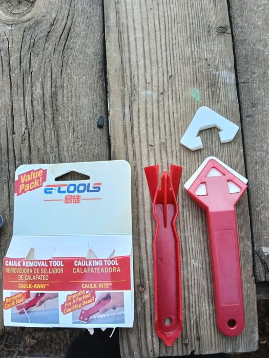 Продам шпатели для клея