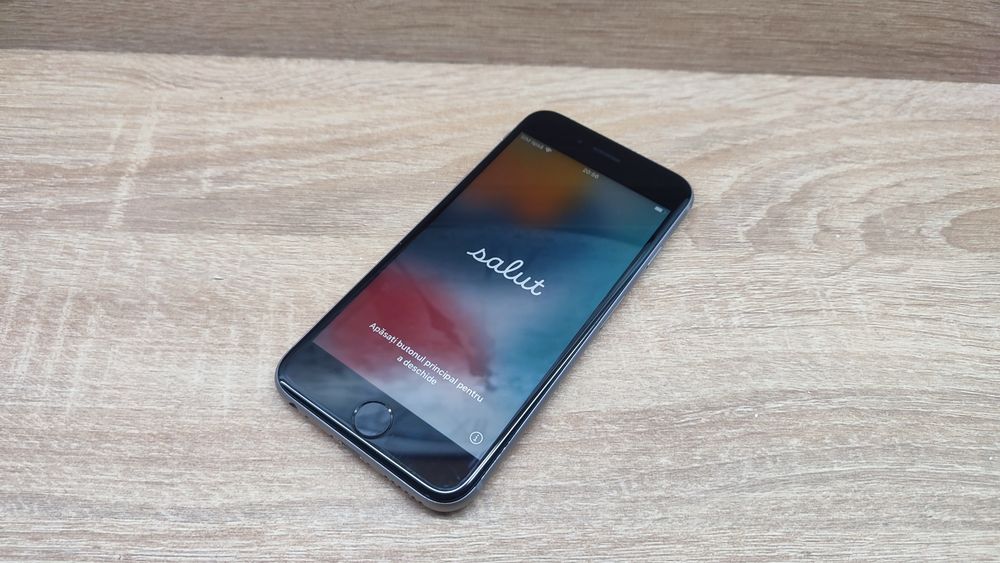 Display iPhone 6s Impecabil plus carcasa impecabila și alte piese