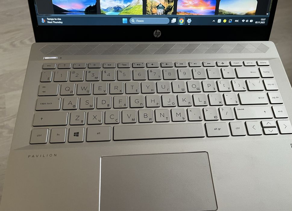 Срочно продаю ноутбук , серебристый 8gb, компактный