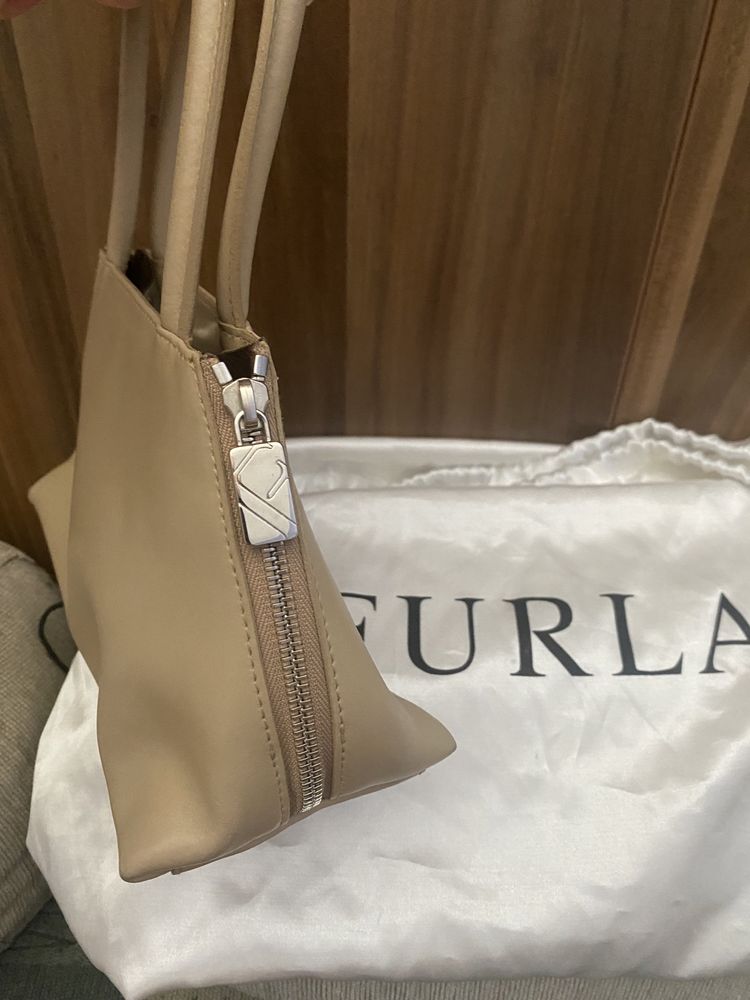 Оригинална чанта Furla