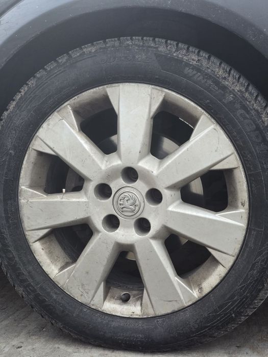 На части всичко налично