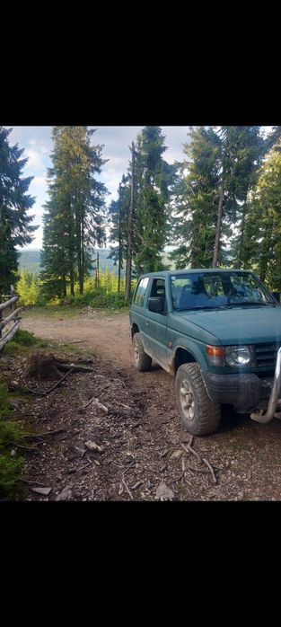 Vând mitsubishi pajero