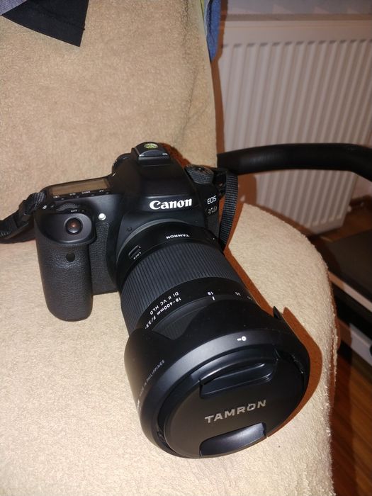 Pachet foto Canon 80D + 5 obiective + blitz + accesorii