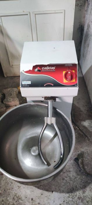 Mishalka, hamir qorgich.