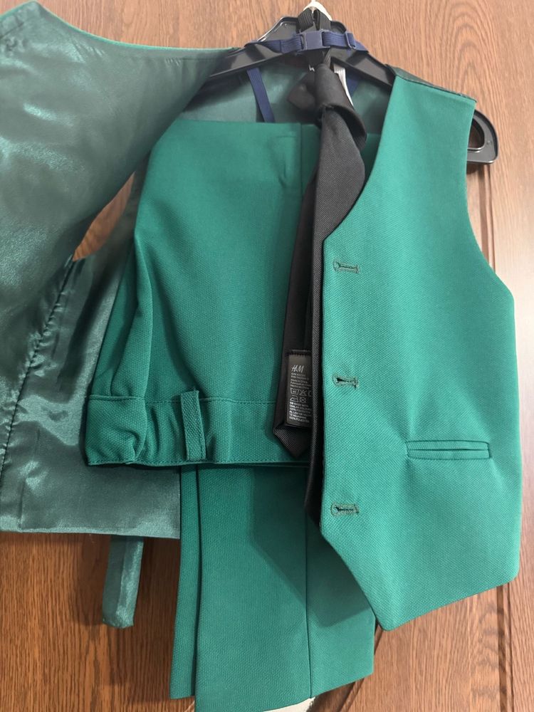 Costum copii 6 / 7 ani verde