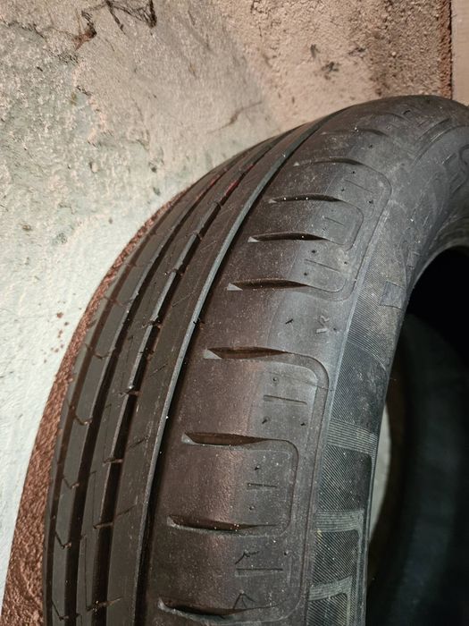 Летни гуми за кола 185/60 15 Vredestein sportracs