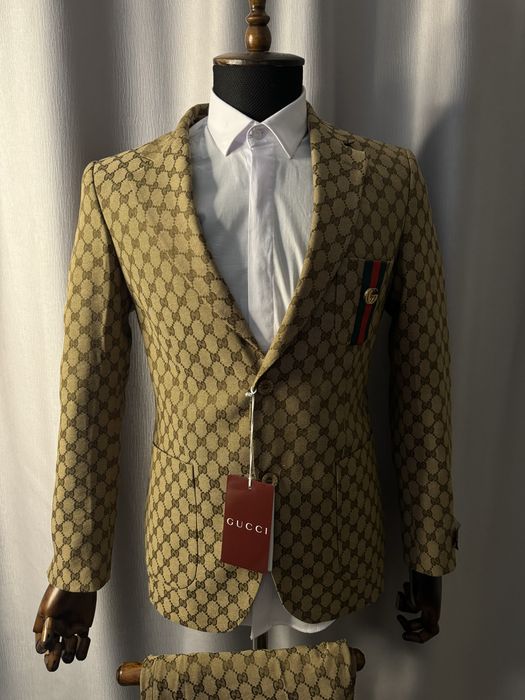 Costum elegant Gucci