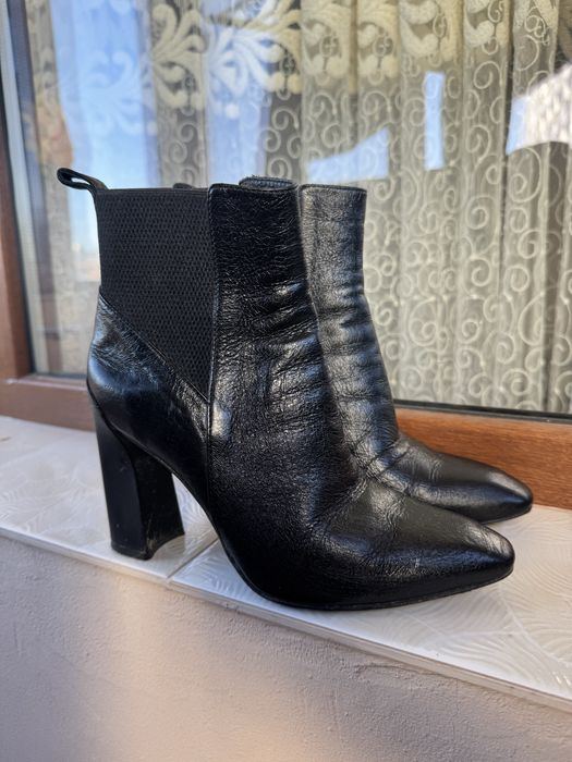 Botine Musette,  marime 35, din piele lacuita