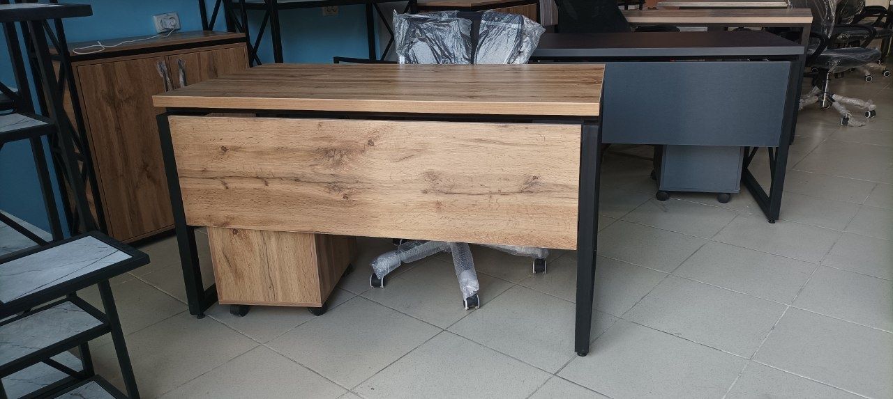Стол ,парта,комп.стол,лофт . Stol parta komp.stol loft