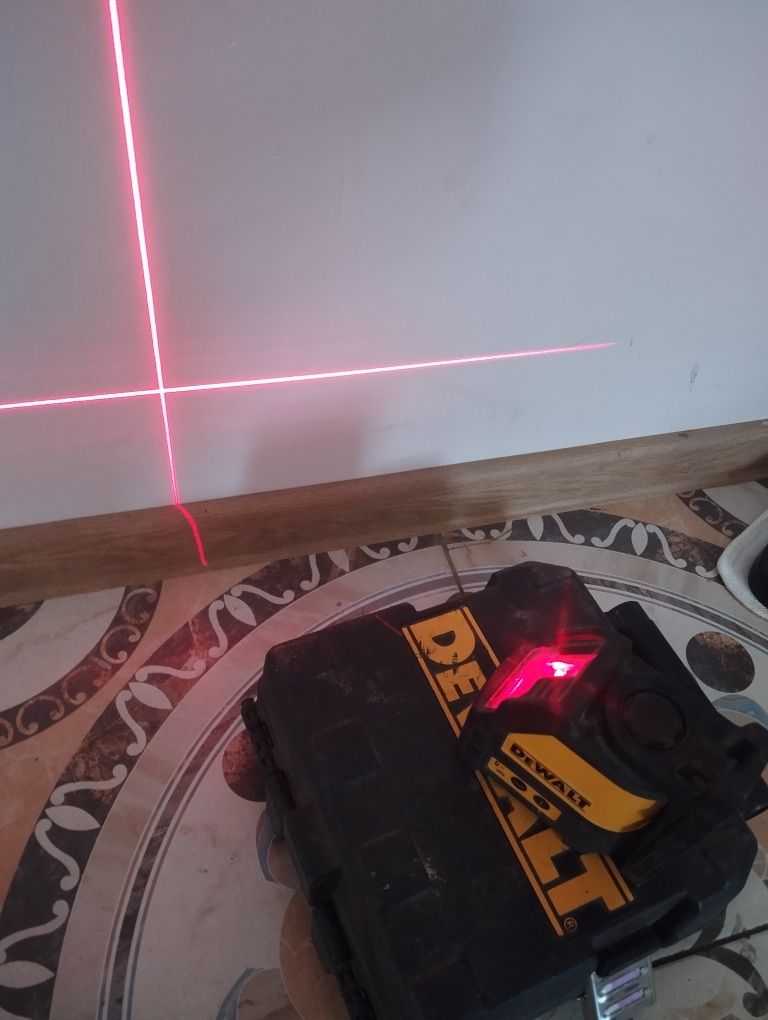 Vând Laser Dewalt