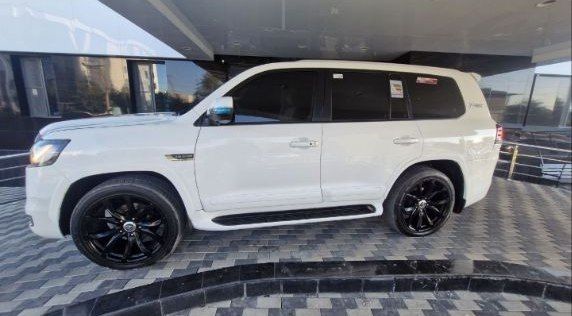 Tayota Land Cruiser 200 Yaponka