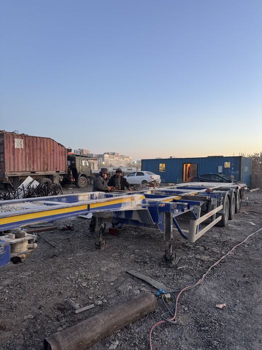 Контейнеровоз полуприцеп