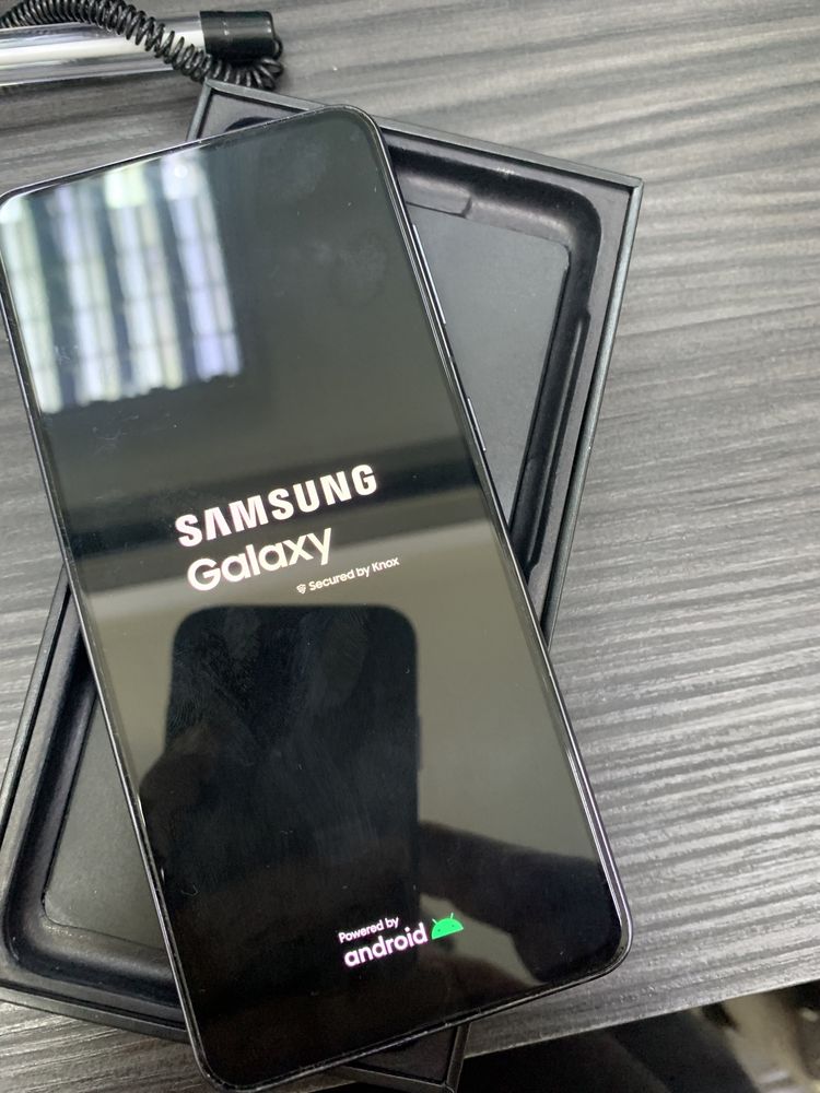 Telefon Samsung S21 5G / 128 GB / Liber de retea / Full box