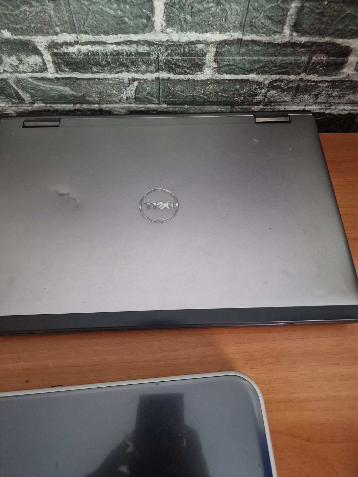 Laptop Dell vostro 3750