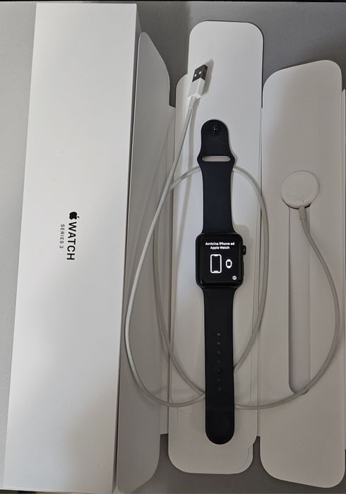 Apply Watch 3 42mm SPACE GRAY Aluminum