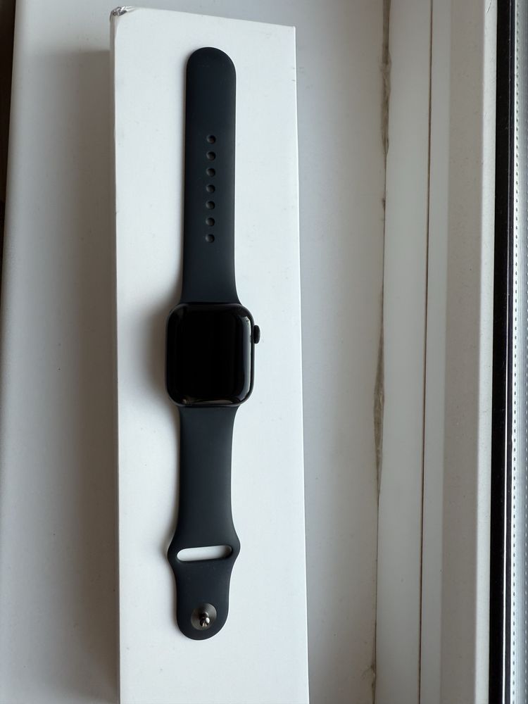 Продается Apple watch 8