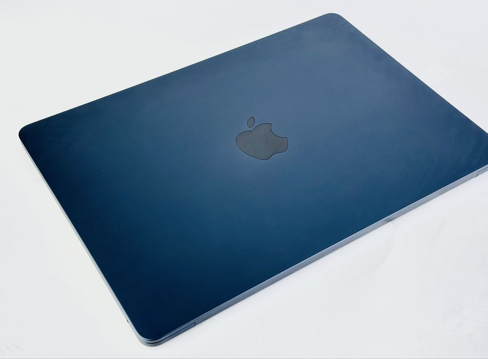 НОВ! Apple MacBook Air 13 M3 2024 16RAM 256GB Midnight Гаранция!