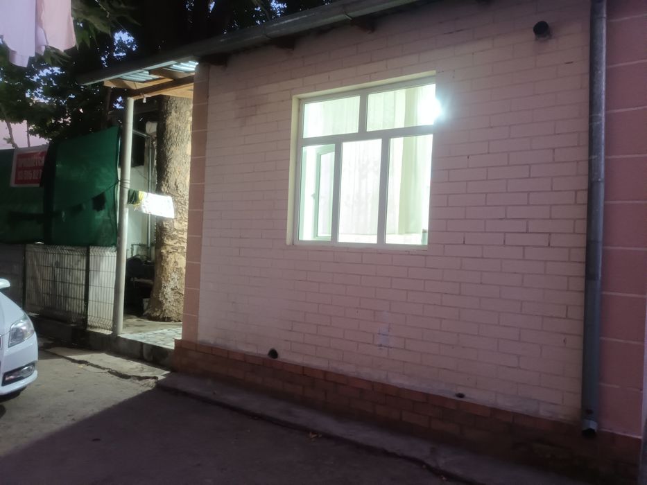 1  та зал, 2 та спалний ,1та кухня подвал ,туалет ванна алохида