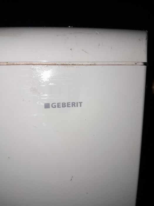 Vând rezervor wc geberit pret 50 lei