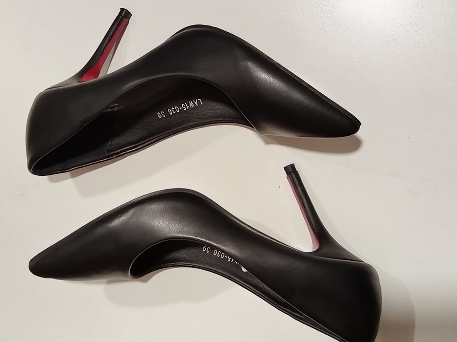 Дамски обувки, нови и носени малко