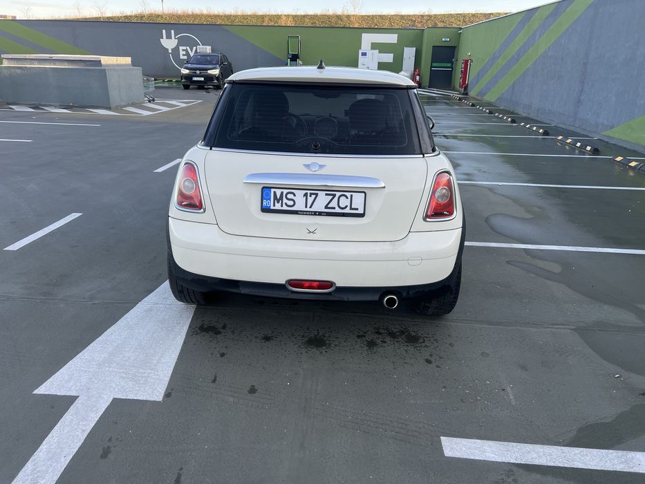 Mini One Cooper 1.6 diesel trapa/panoramic,incalzire scaune, 109 cai!