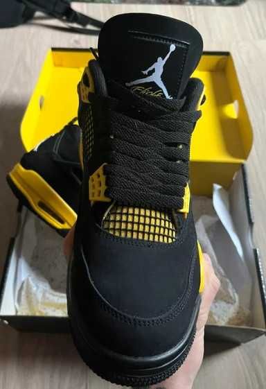 Jordan 4 Retro Thunder EU39