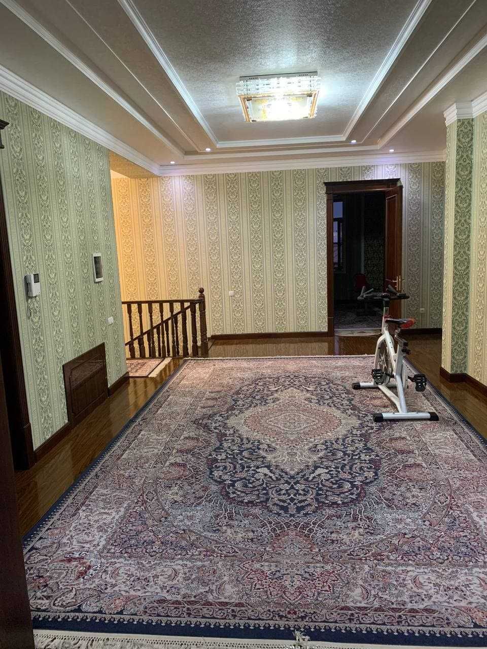 Дом вдоль дороги