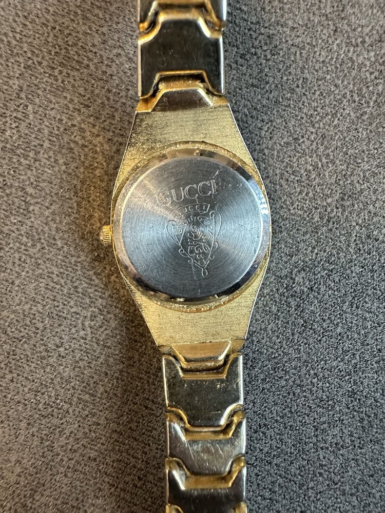 Дамски часовник GUCCI