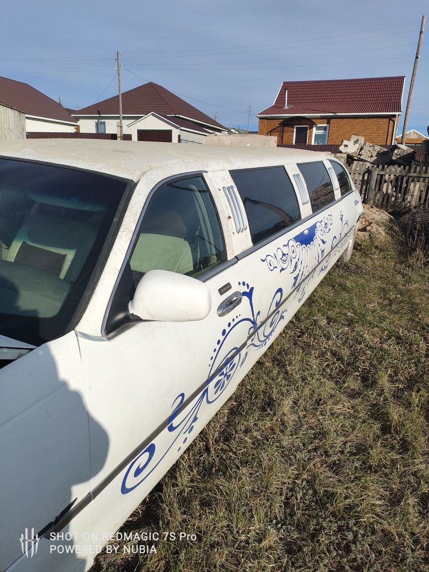 Lincoln town car