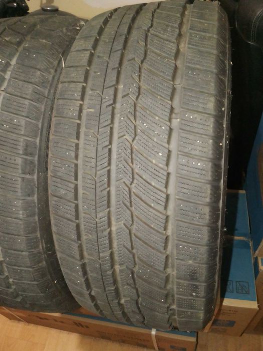 Продават се два броя нови зимни гуми 225 45 17
