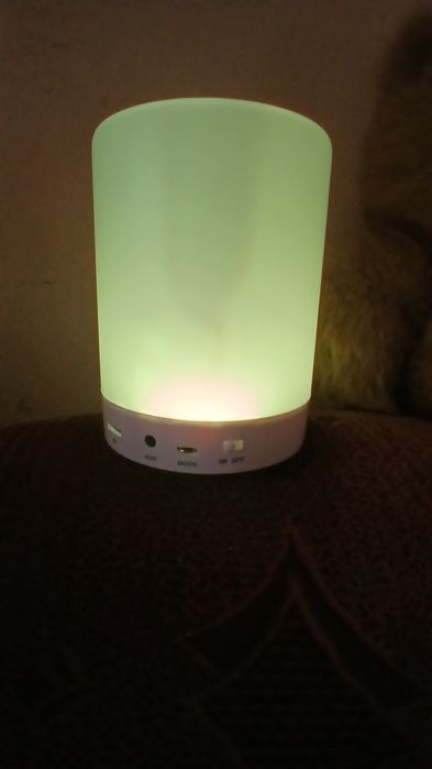 Boxa portabilă wireless cu touch,rgb etc
Funcții :
-Touch(apeși pt a s