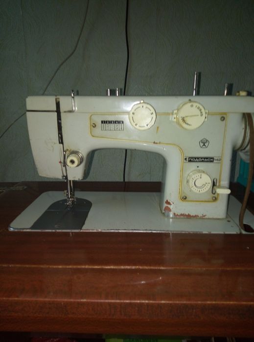 Швейная машинка Подольск 142