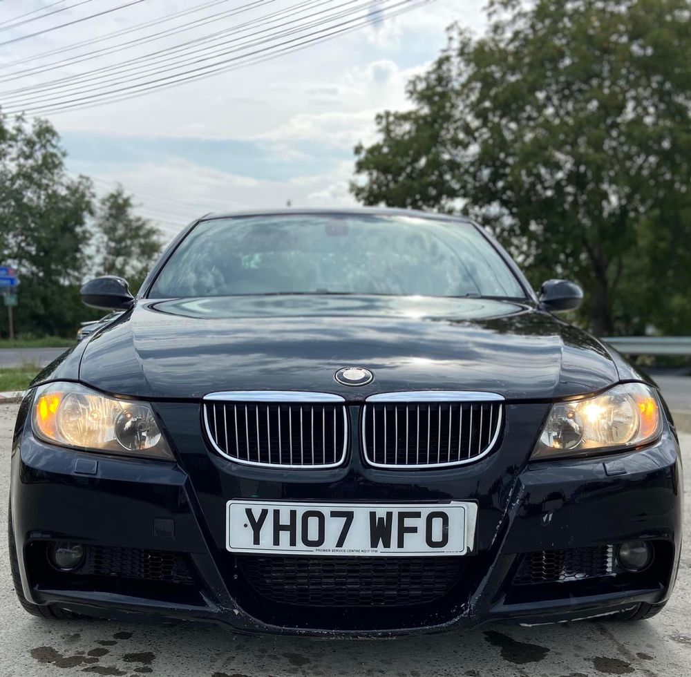 Dezmembrez BMW 335d E90 Bi-turbo 286cp,M Pack,NAVI,Jante 19 M volan M