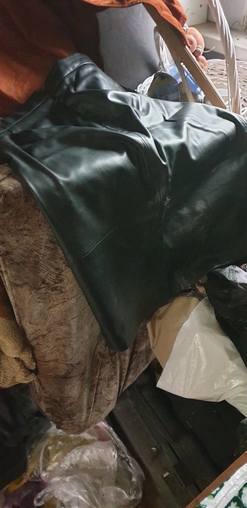 Продам кожаную женскую юбку.