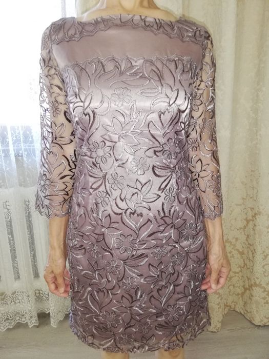 Отдам огромный пакет с одеждой за 30 000 тг. Платья женские, красивые