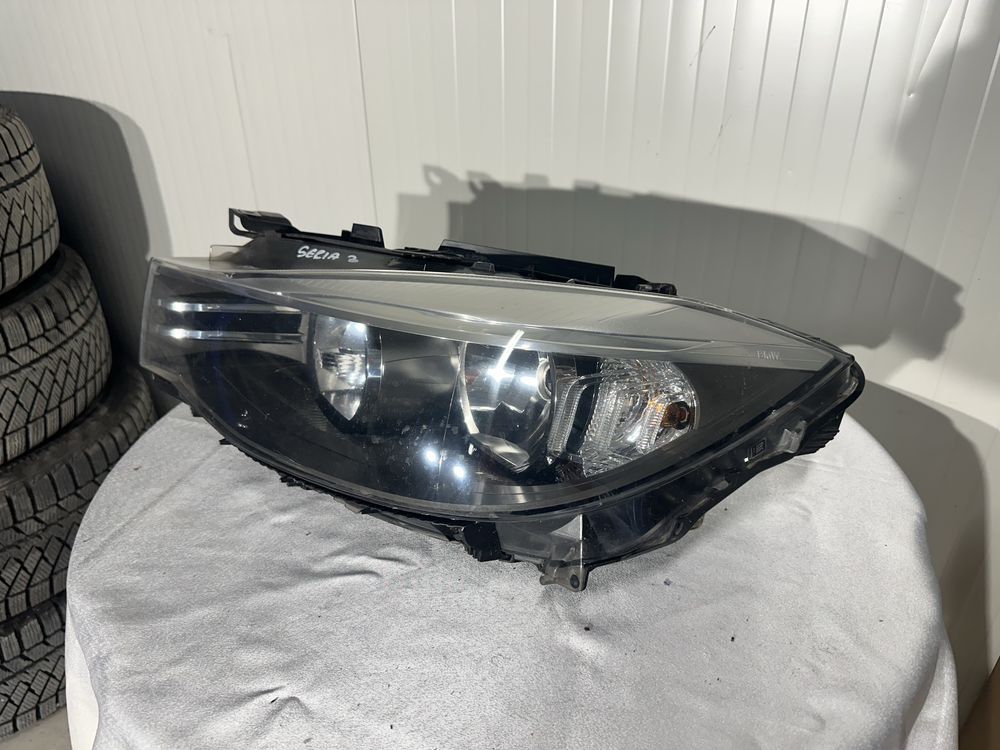 Far stanga Bmw Seria 3 GT F34 2013/2014/2015/2016/2017 HALOGEN