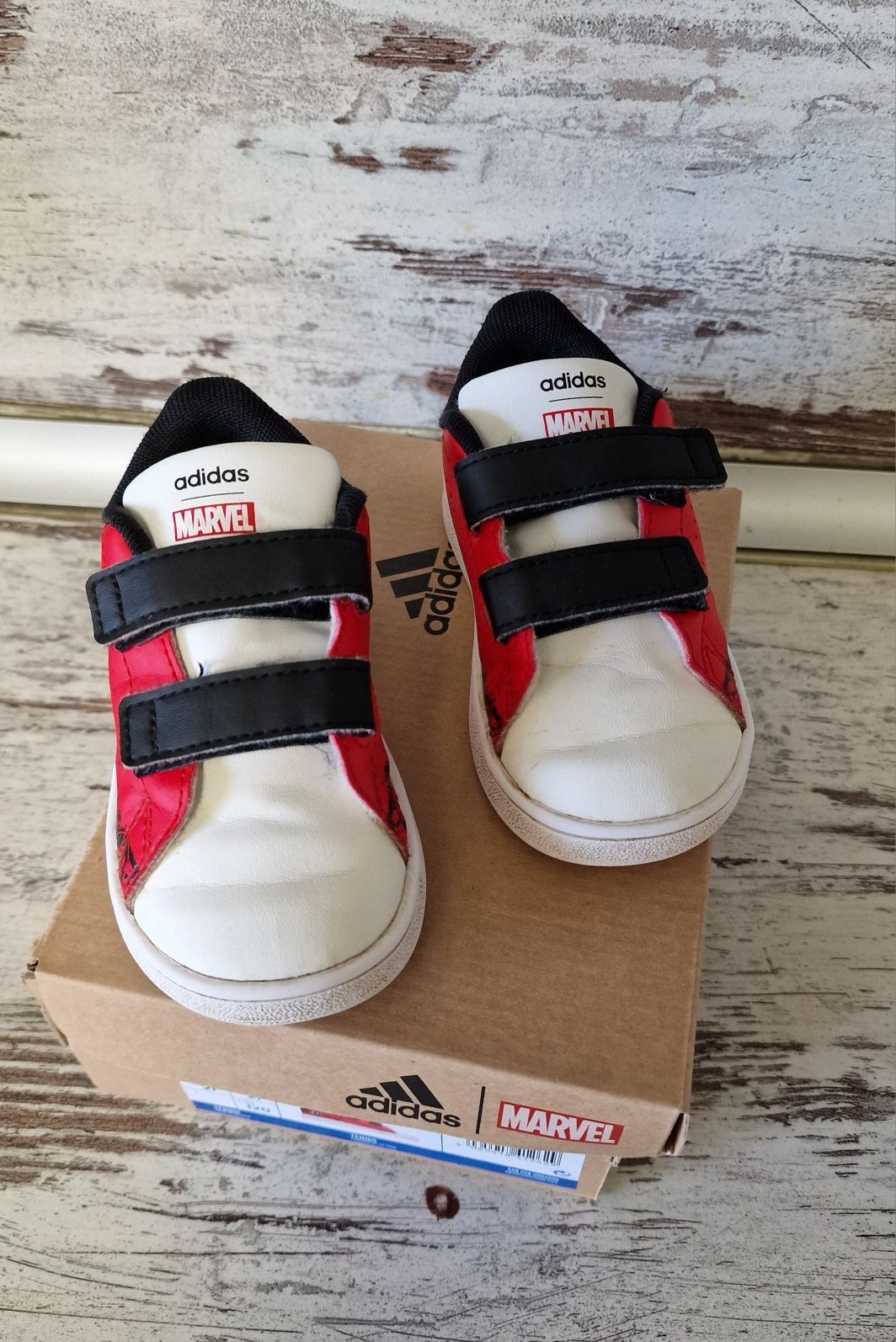 Adidas Marvel детски маратонки