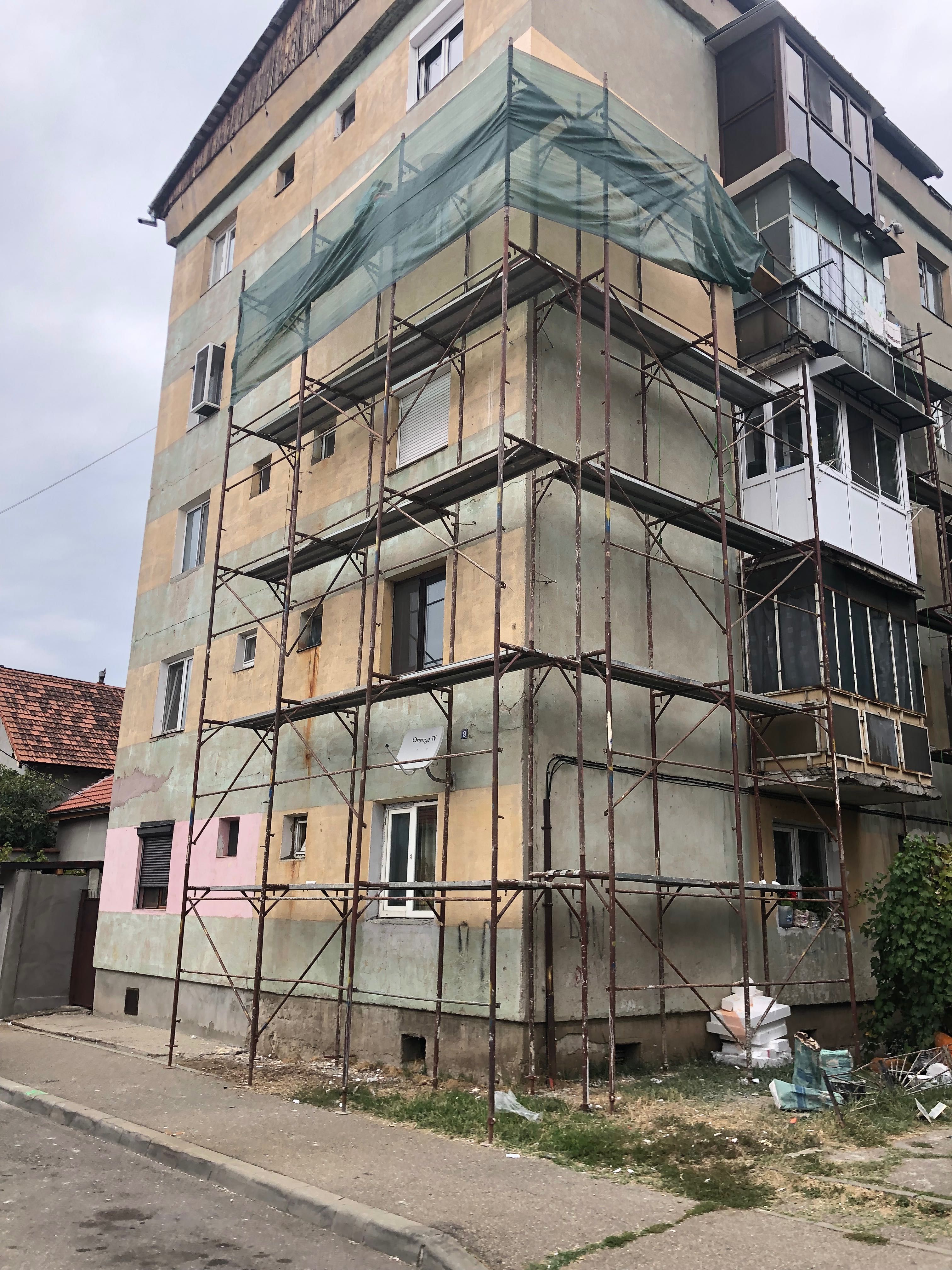 Echipa constructii fatade vata bazaltică si polistiren