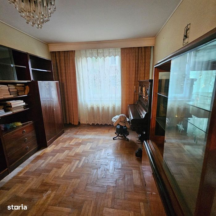 Apartament 3 camere zona centrala