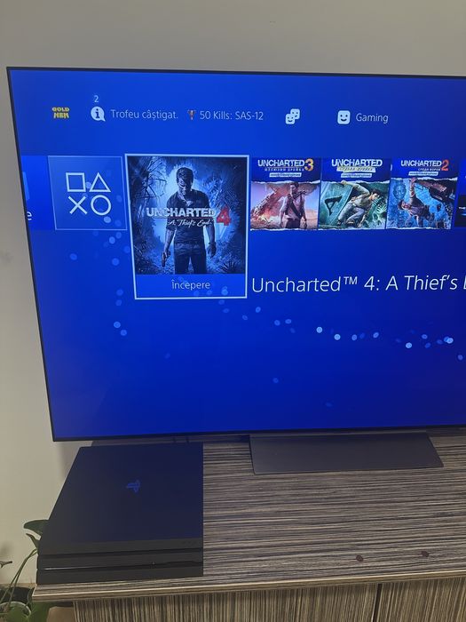 Vând Ps4 Pro 1 Tb MODAT în stare impecabilă