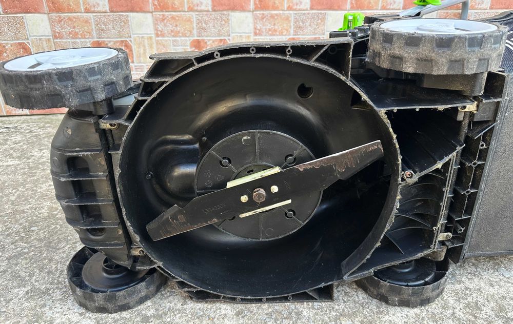 LUX A-RM-2x20 /4/33 SET - Акумулаторна косачка като нова 2x20V 4.0Ah