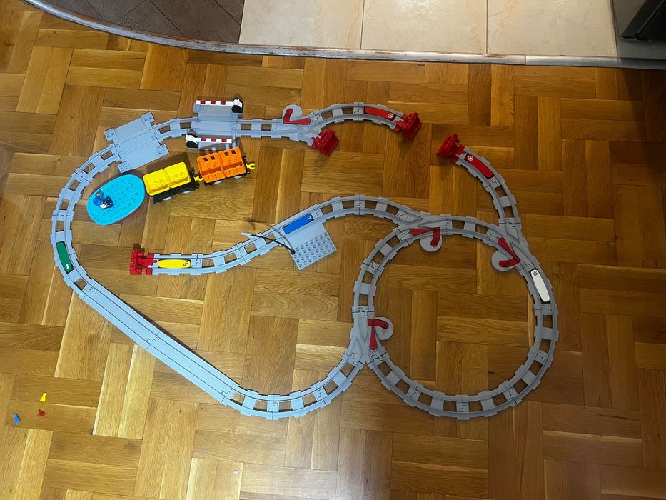 LEGO DUPLO Town Грузов влак + допълнителни релси
